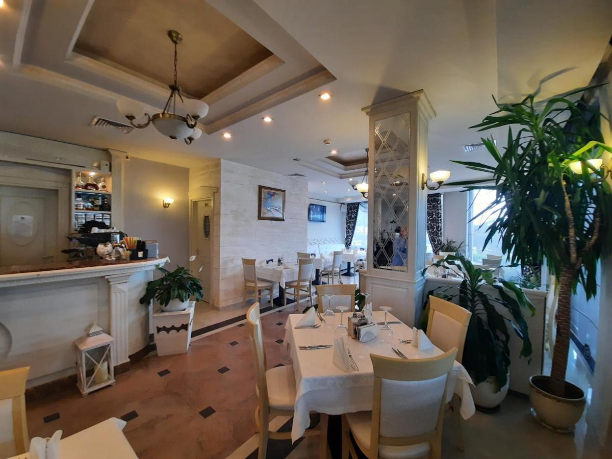 Private Apartments By The Sea With A Large Terrace In Apart Hotel! ポモリエ エクステリア 写真