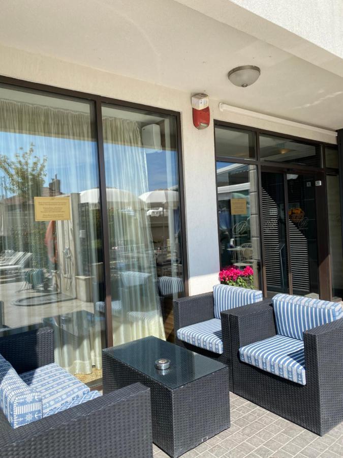 Private Apartments By The Sea With A Large Terrace In Apart Hotel! ポモリエ エクステリア 写真