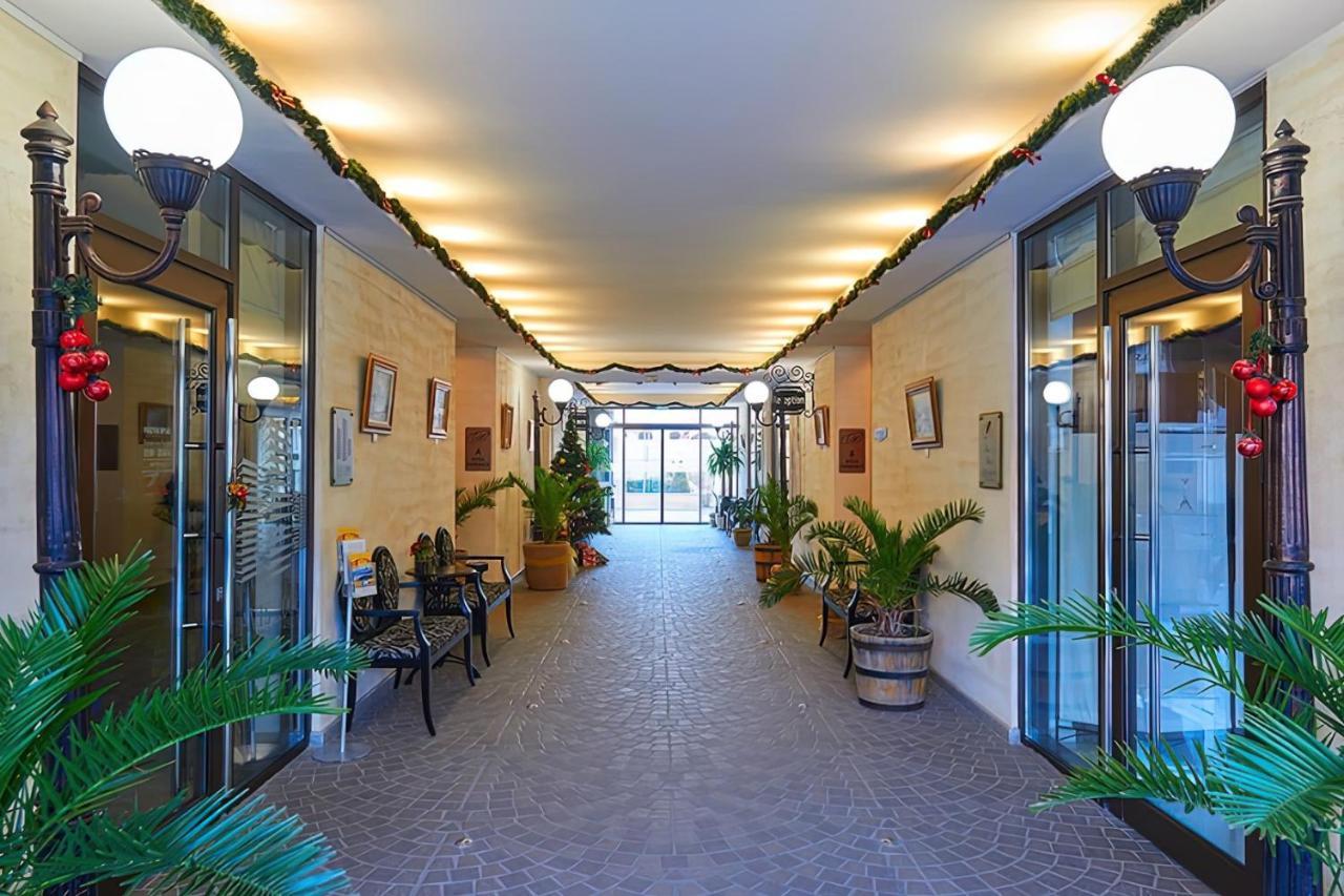 Private Apartments By The Sea With A Large Terrace In Apart Hotel! ポモリエ エクステリア 写真