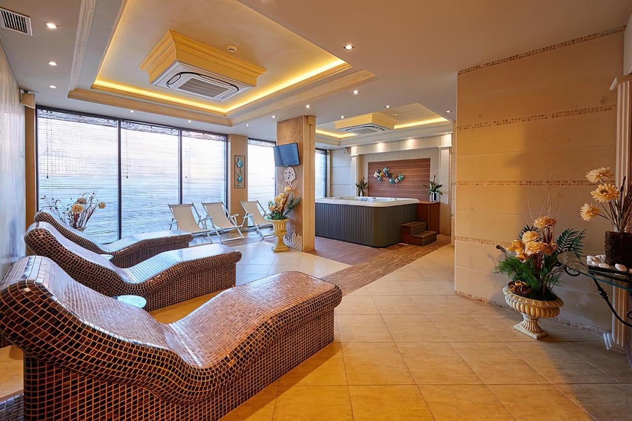 Private Apartments By The Sea With A Large Terrace In Apart Hotel! ポモリエ エクステリア 写真