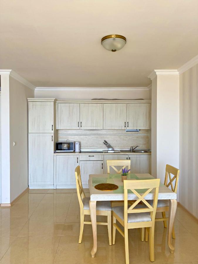 Private Apartments By The Sea With A Large Terrace In Apart Hotel! ポモリエ エクステリア 写真
